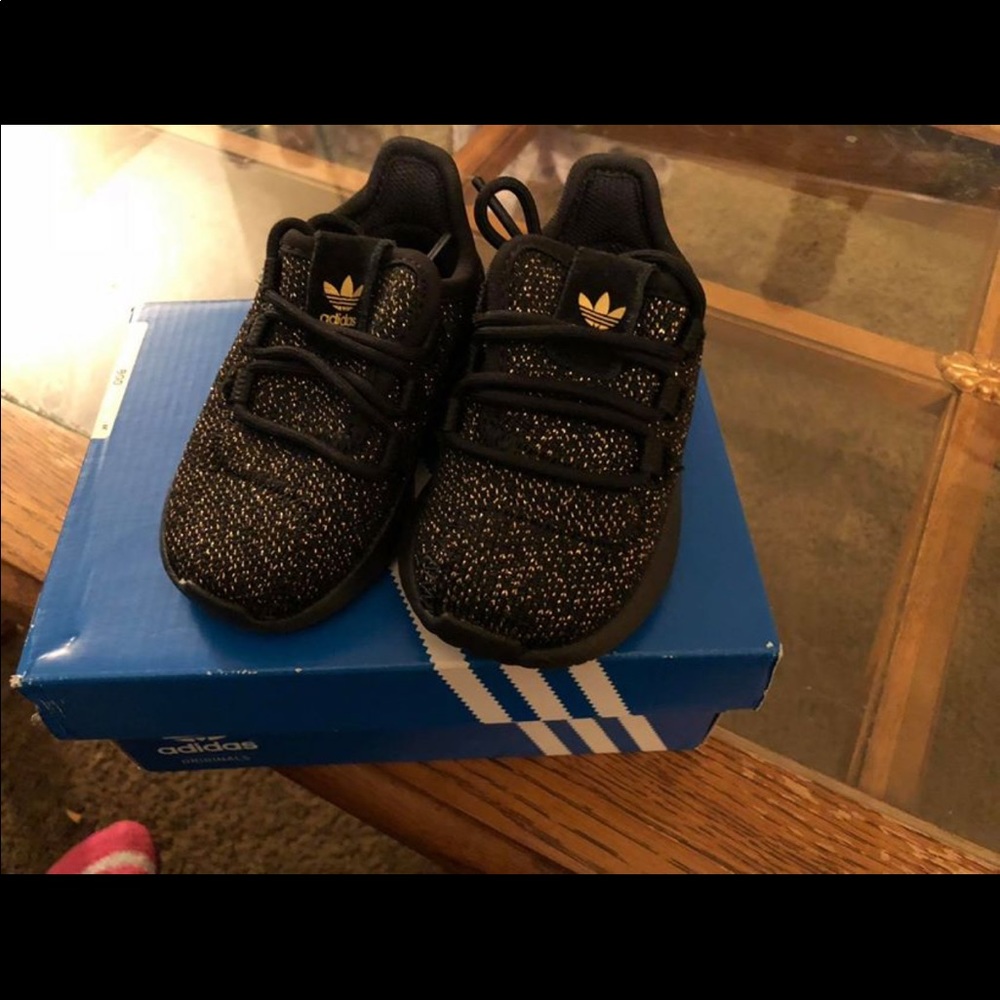 Adidas - Picture 3 of 4